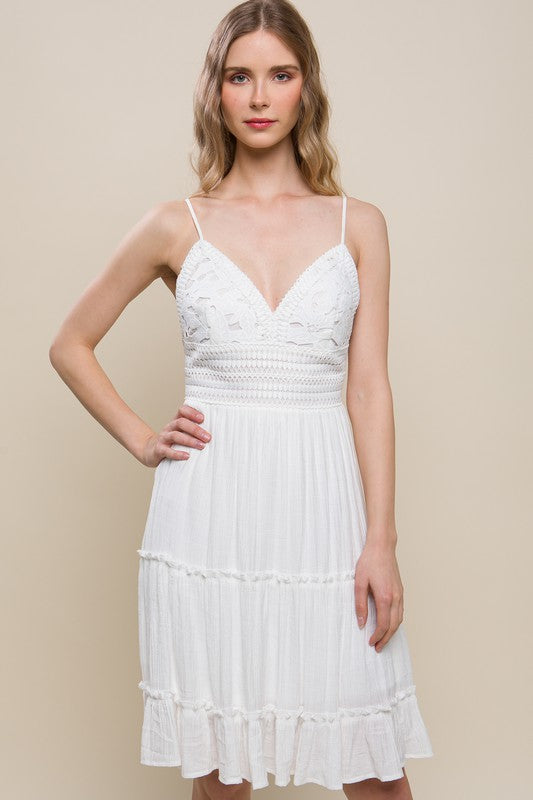4610759 Off-White Embroidered Lace Dress