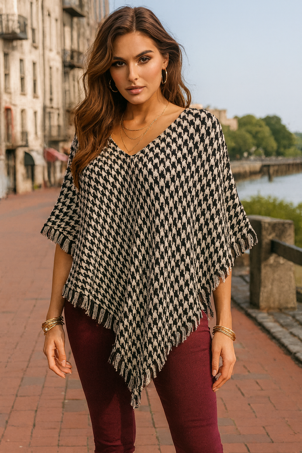 638 Black & White Poncho