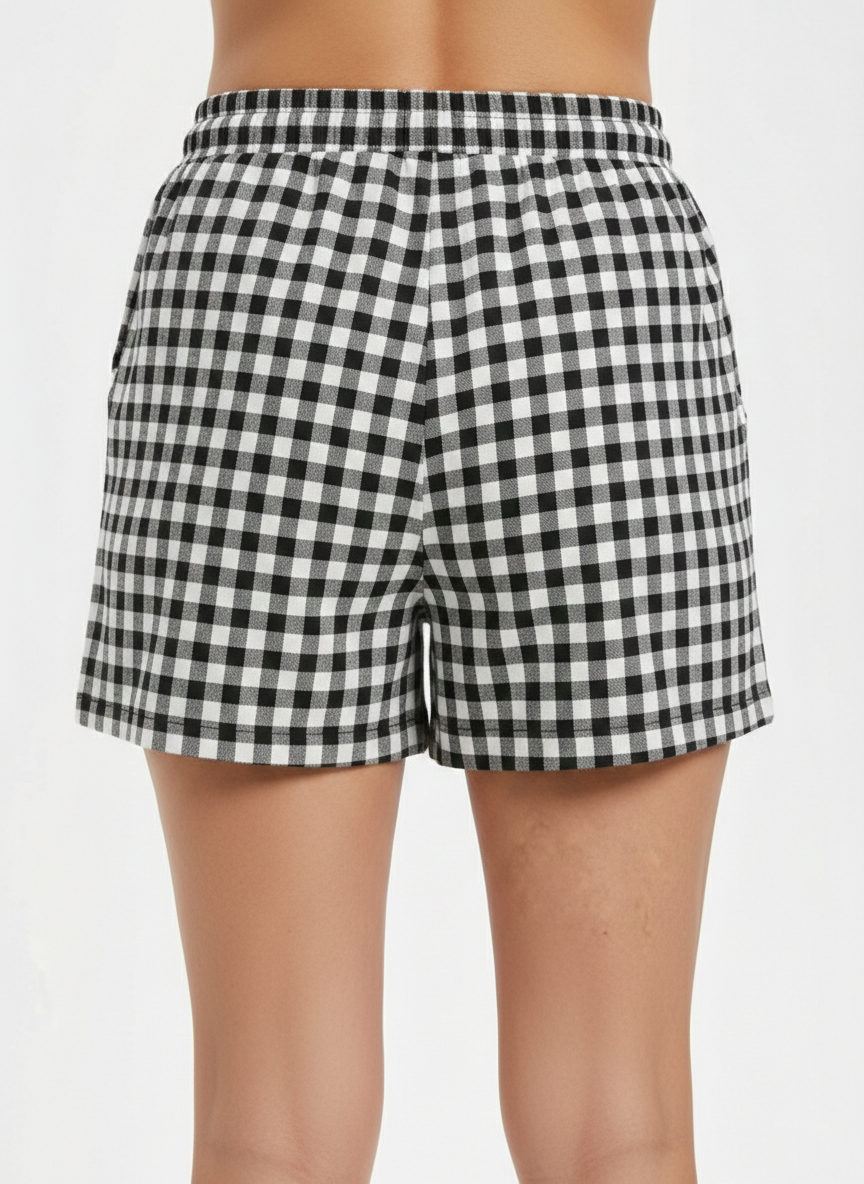 1579-1 Black & White Drawstring Shorts with pockets