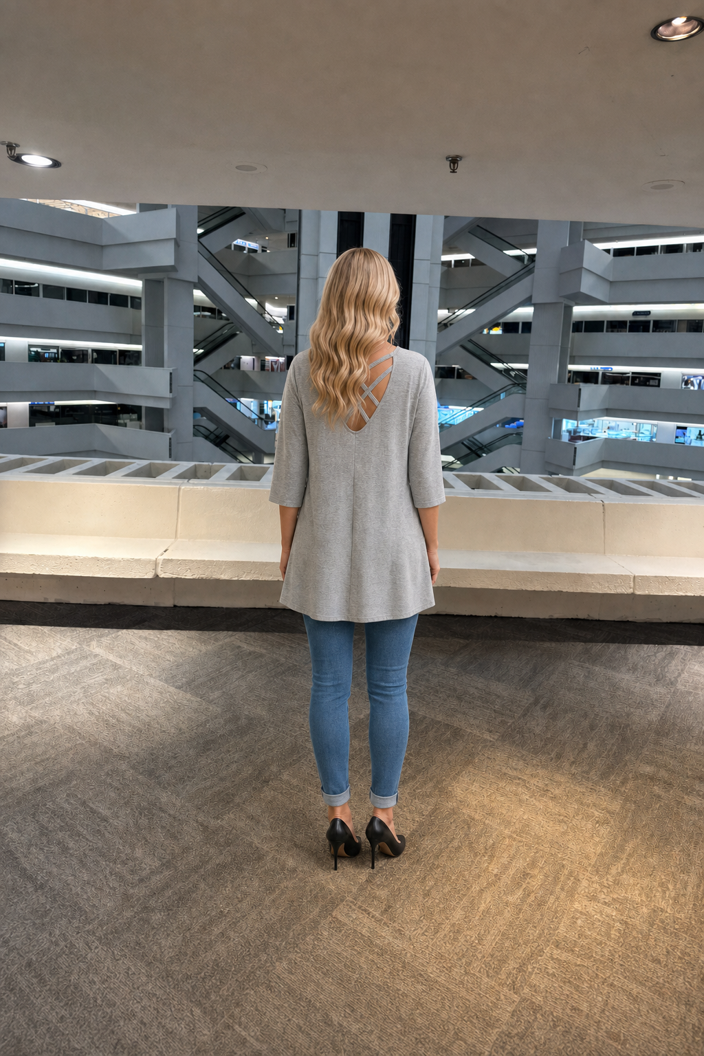 B36711 Two-Tone Strappy Back Tunic Top