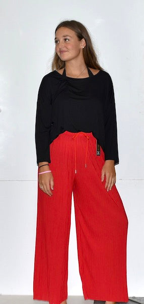 902 Red Pleated Pants