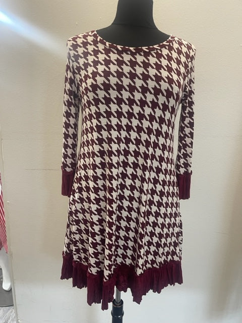 Style 20899 Burgundy Houndstooth Dress