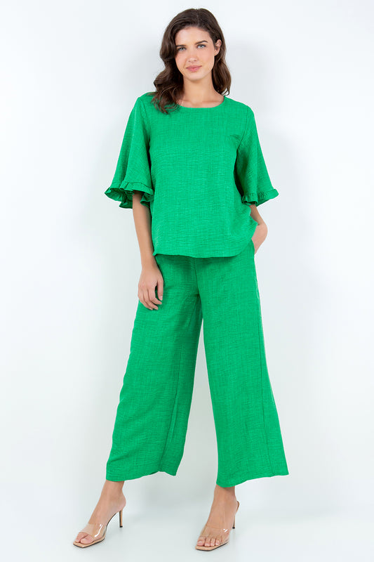 Style 5667 Kelly Green Linen Feel Top with Ruffle Sleeve