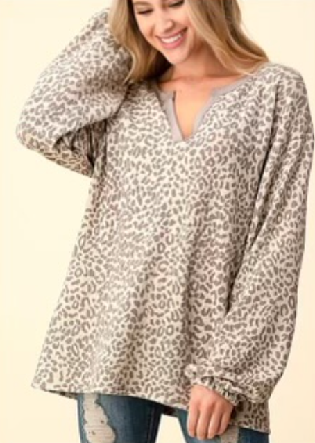 6478 Oatmeal Animal Print V Cut Top REGULAR