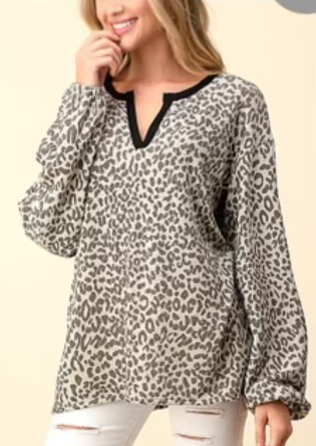 6478 Grey Animal Print V Cut Top REGULAR