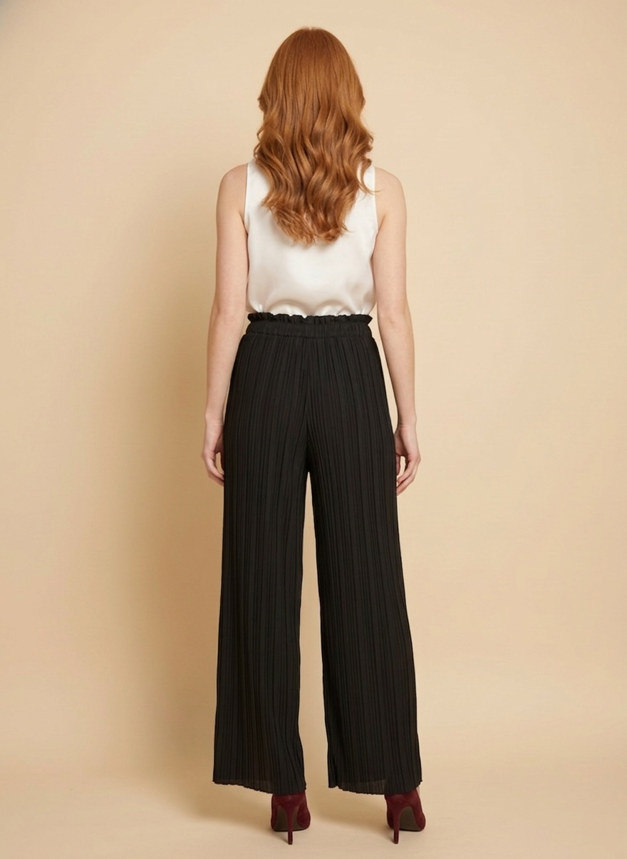 901 Black Pleated Pants