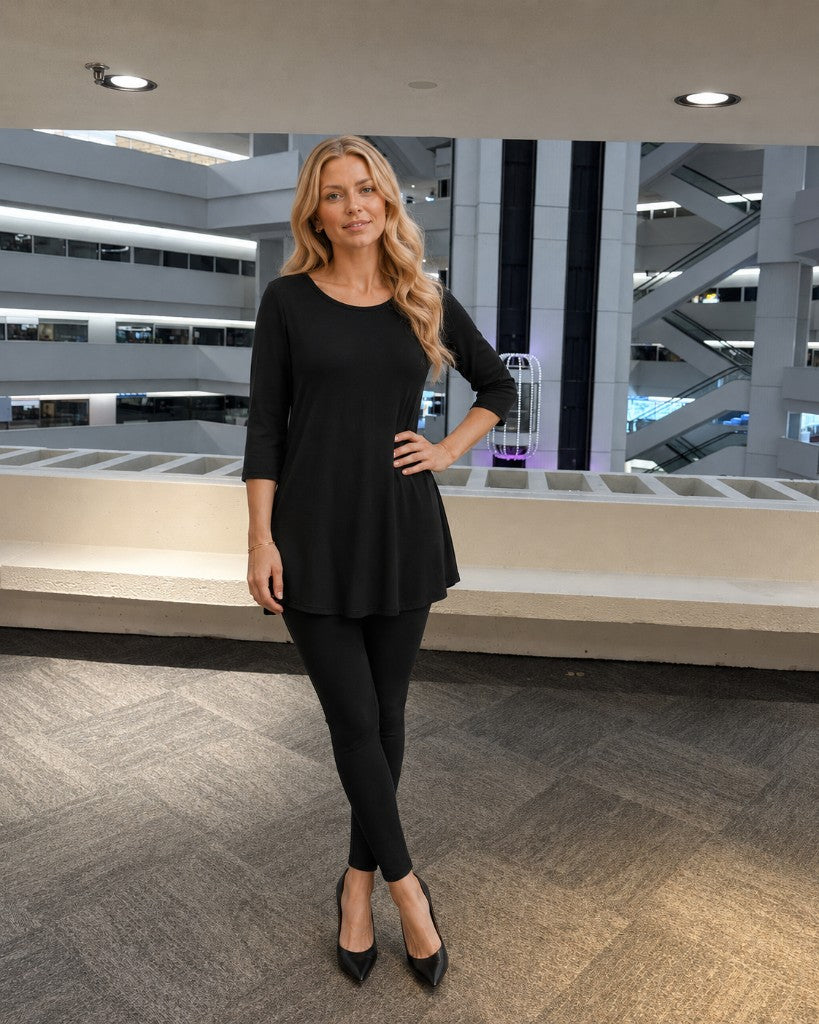 B36711 Black Three-Quarter Sleeve Flowy Tunic Top