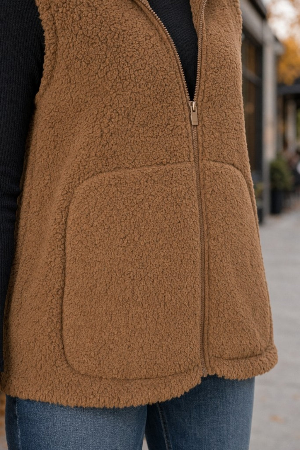 FJ-28-65 Camel Sherpa Zip-Up Hooded Vest — Pockets detail