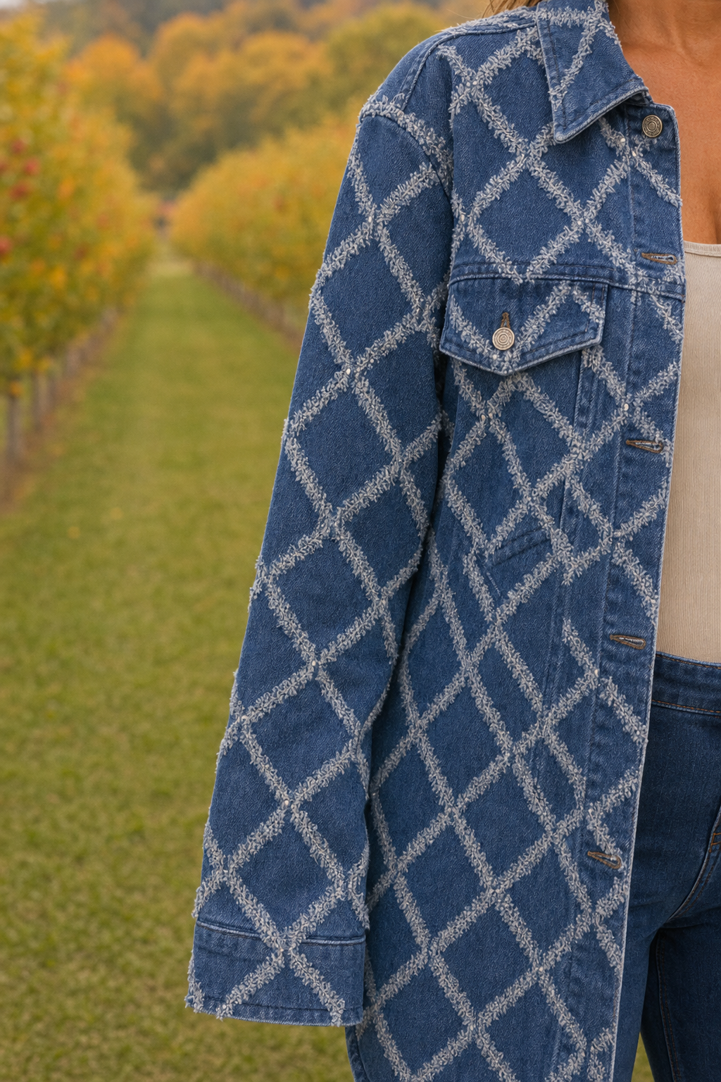 SP14480 Frayed Diamond Denim Jacket — Sleeves detail