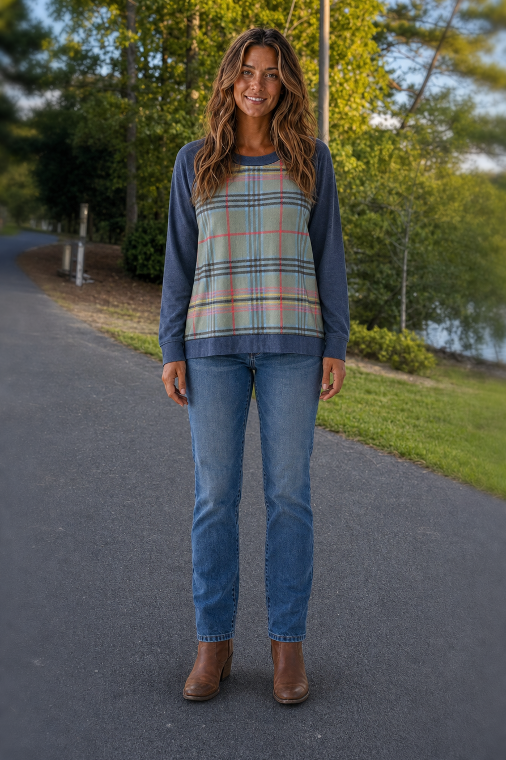 001 Plaid Print Raglan Sweatshirt