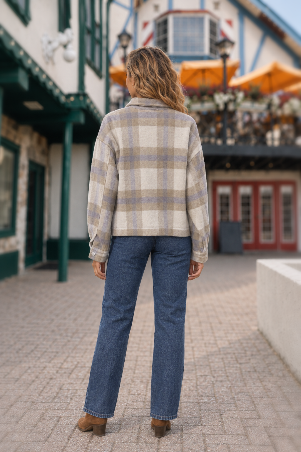 7242 Cropped Plaid Shacket