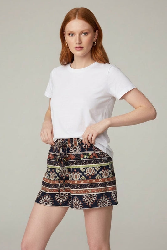 1579-6 Black & White Drawstring Shorts with pockets