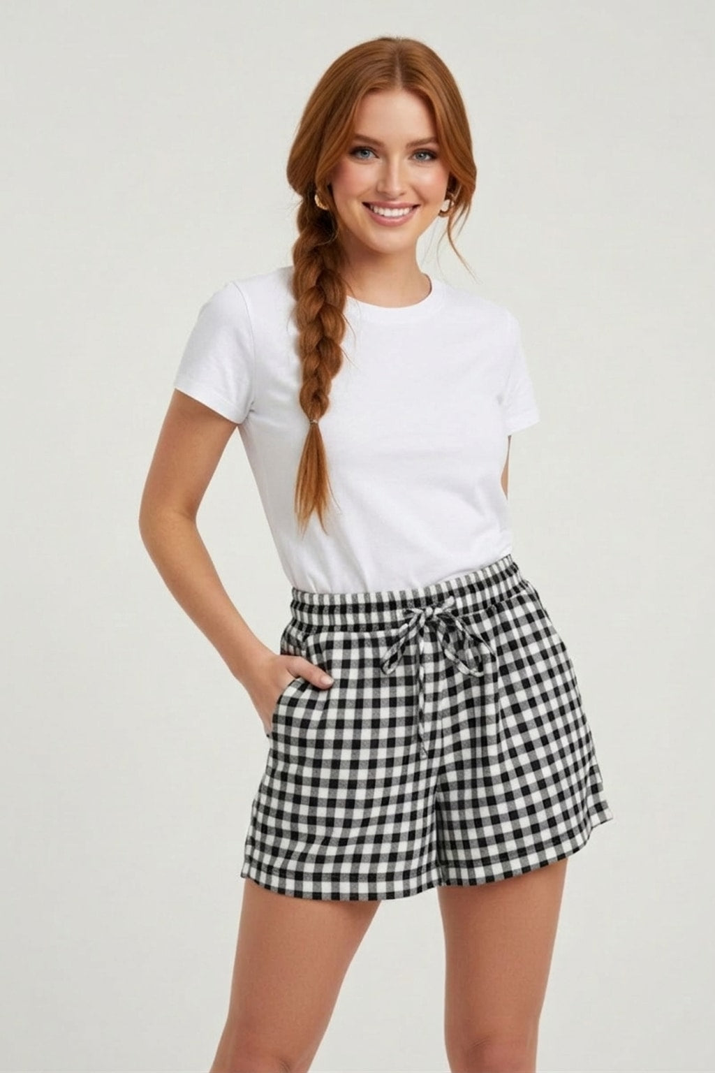 1579-1 Black & White Drawstring Shorts with pockets