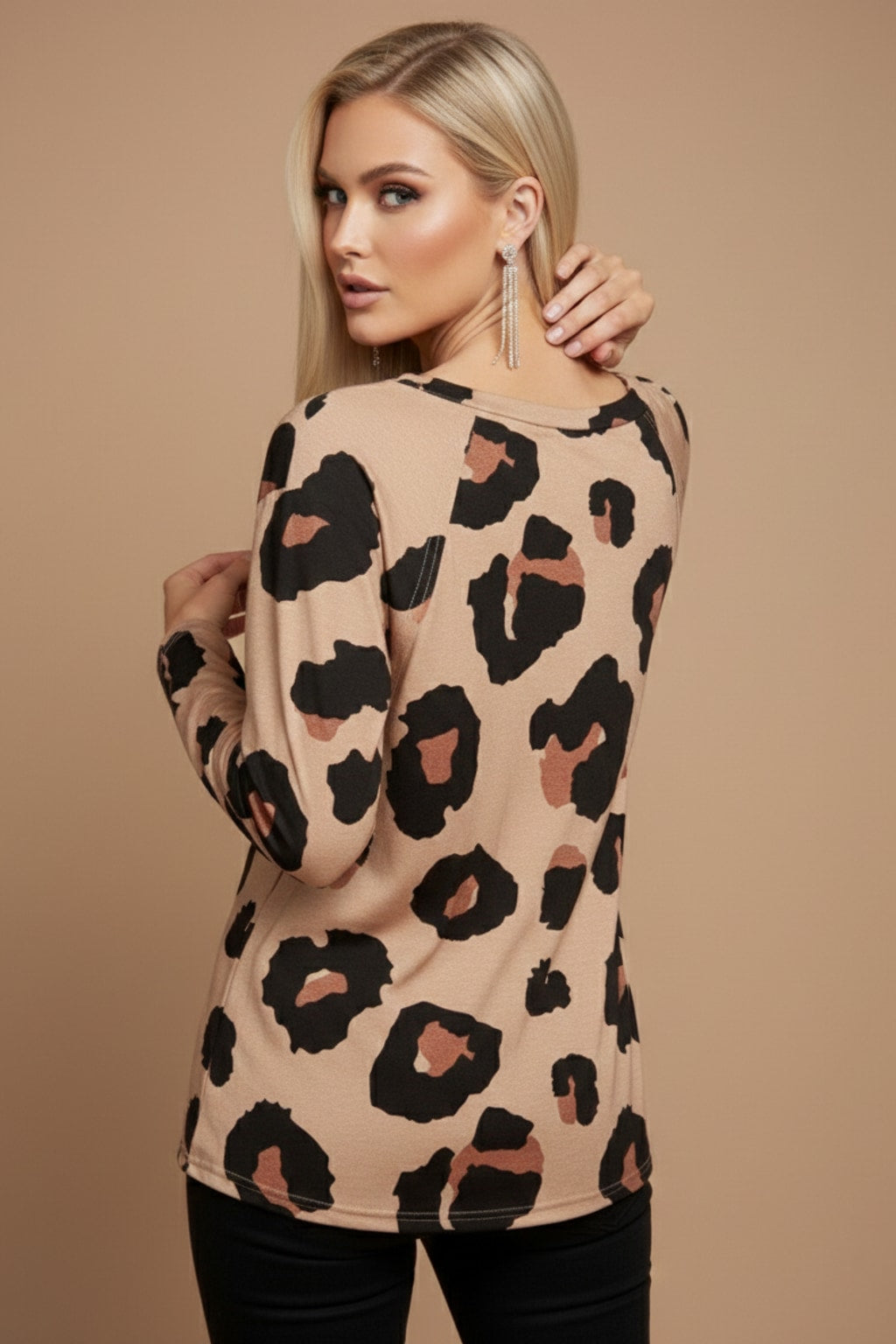 417 Urban Chic Leopard Long-Sleeve